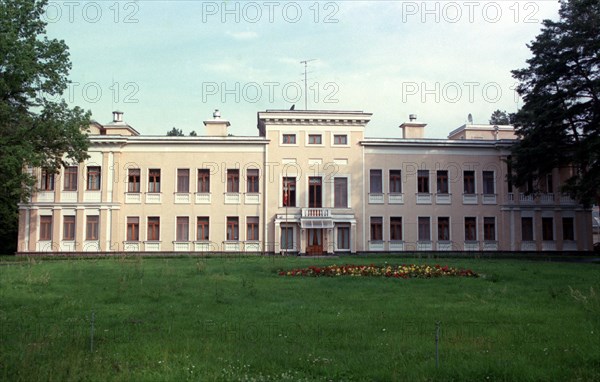 Moscow, russia, july 15, 1999, vacationing russian president boris yeltsin on thursday moved from his residence 'rus' in zavidovo to the countryside residence gorki-9 just outside moscow (ops), the move was recommended because of 'the somewhat complicated ecological situation in the tver region', on the border between which and the moscow region zavidovo is located.