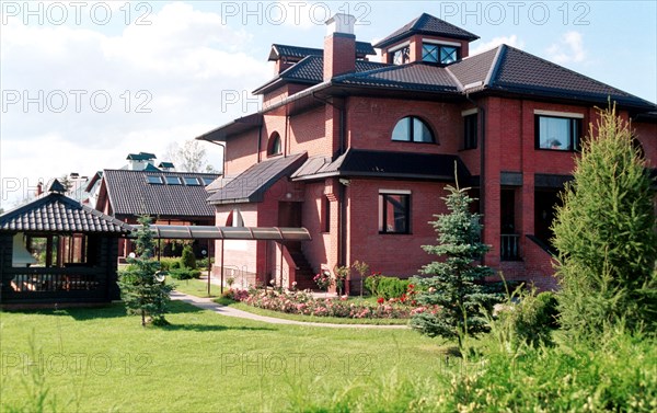 Moscow region, russia, july 19, 2000, the country-house of v, gusinsky in chigasovo, moscow region (in pic) arrested among other property of the media magnate by the prosecutor-general's office, gusinsky is charged with embezzling of state property worth more than 10 million usd.