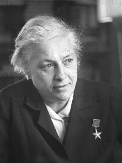 Ussr, sniper lyudmila mikhailovna pavlichenko, hero of the soviet union, february 1967.