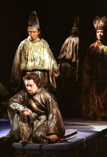 Moscow, russia, june 22 2002: performance of sophocles' oedipus rex staged by tadashi suzuki and the shizuoka performing arts centre (japan) was presented at moscow theatre in sretenka as part of 2002 theatre olympics, kllosimi nllhori as oedipus (in the foreground) and tsujoshi kizhima as creon.