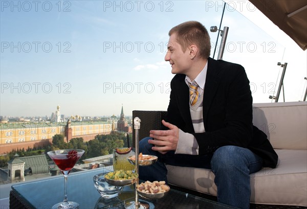 The 'o2 lounge' restaurant on the roof of the newly opened hotel ritz carlton in moscow, russia, september 2008.