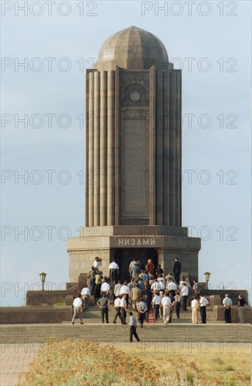 Gyandzhya, azerbaijan: monument to azerbajan poet nizami gyandzhevyi  .