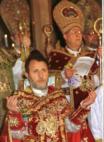 Enthronement of garegin ll (in foreground), supreme patriarch-catholicos of all armenians, in sacred echmiadzin, armenia,11/99.