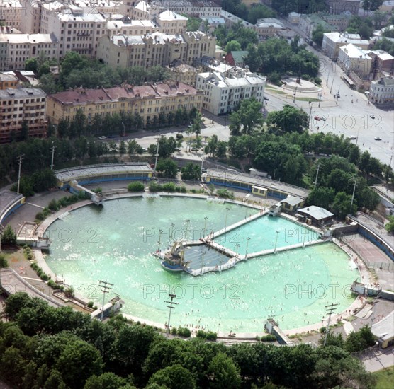 Swimming-pool ' moscow ' built on the site of the demolished cathedral of christ the saviour.