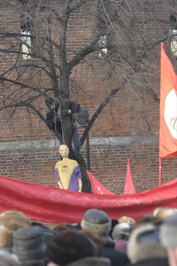 More than 5,000 pensioners toor part  in protest in nizhniy novgorod against the abolishment of social benefits, and higher rent and public utility charges, during the protest a dummy of president vladimir putin was hung in effigy, the protest meeting was organaised by communist party of russian federation, nizhniy novgorod, russia, 1/25/05.