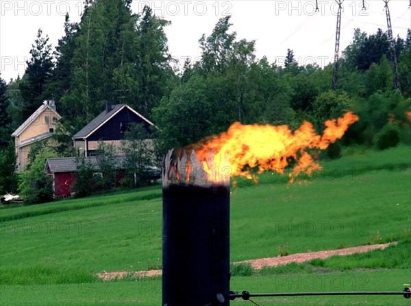 Gazprom has finished more than three-year construction of the second thread of a gas main ' russia - finland ', leningrad region, russia, june,2000, 162-kilometer 'pipe' has connected saint petersburg and the city of imair, the russian blue fuel of a new gas main has come to finland.