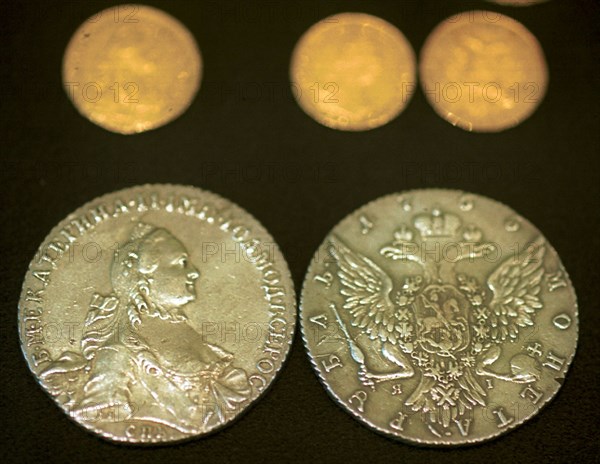 Moscow,russia, july 17 2000, picture shows some precious gold coins of the time of catherine the great that were shown to jouranlists during a press conference at the state vault , the precious metals depository held on tuesday.