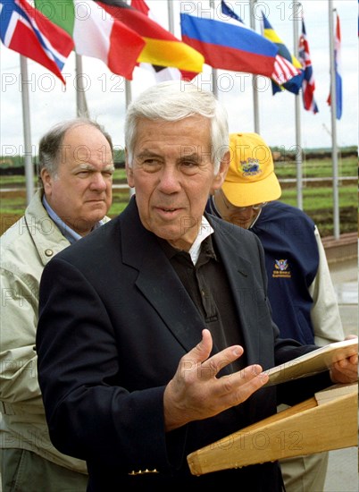 Kurgan region, russia, may 30 2002: richard lugar, head of the delegation of us senators and representatives, pictured during at the shchuchye disposal facility, as a group of the nuclear risk reduction initiative visited it on wednesday, the facility for destruction of russian chemical weapons stockpile is under construction here, (photo itar-tass / alexander alpatkin).