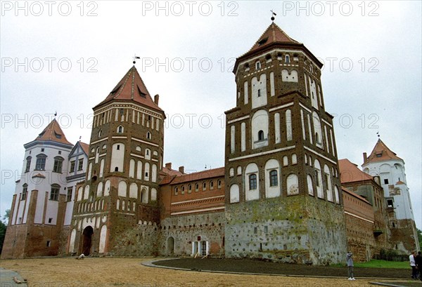 Mir castle is a unique monument of belarussian architecture, an exceptional example of a central european castle, built in early 16th century near village mir (grodno region) was included in the unesco world heritage list in 2000.