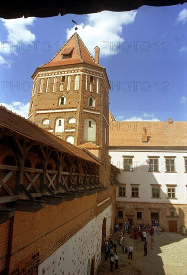 Mir castle is a unique monument of belarussian architecture, an exceptional example of a central european castle, built in early 16th century near village mir (grodno region) was included in the unesco world heritage list in 2000.