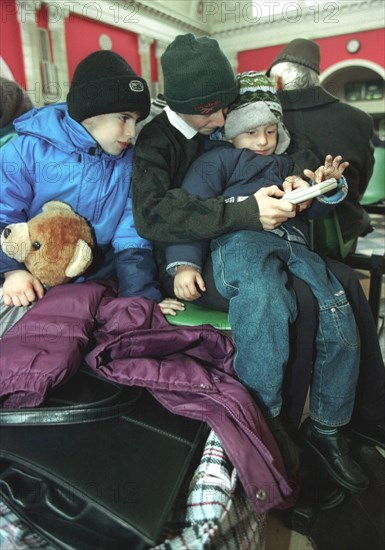 Belarus, november 12 2002: chechen children are among more than 300 natives of chechnya -- russian citizens -- that have amassed near the brest customs post, seeking to leave russia, polish border guards stopped the admission of ethnic chechens on october 26 in light of the hostage crisis in moscow, (photo itar-tass / viktor tolochko) .