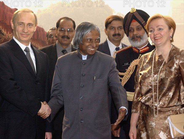 India, december 4 2002: president of russia vladimir putin (l), indian president a,p,j, abdul kalam (c) and lyudmila putin (r) during the welcoming ceremony outside the rashtrapati bhavan presidential palace,(photo sergei velichkin).