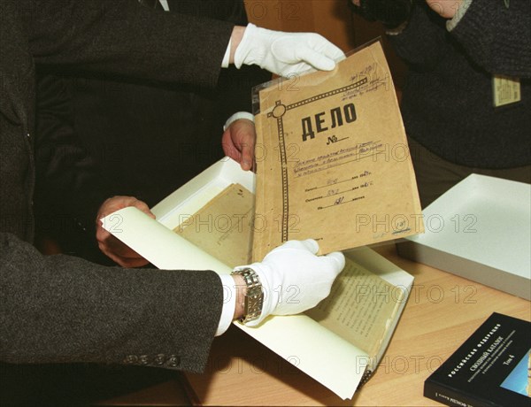 Moscow, russia, december 13 2002: an official ceremony of the transfer of documents of the smolensk archive to russia pictured being held at the russian culture ministry