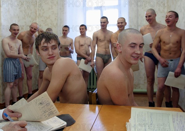Belarus, january 10 2003: belarussian conscripts undergo medical examination, a total of 14 thousand young men will join the army during the current call-up, most of the young soldies will serve not far from ther homes, (photo itar-tass / viktor tolochko) .