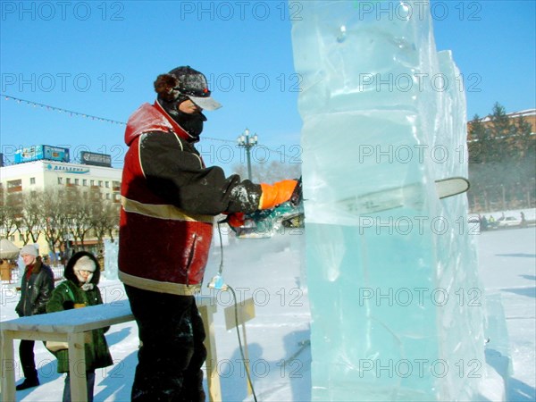 Khabarovsk, russia jan, 2003: a team from japan and 16 teams from the far east participated in the 2nd international ice sculpture contest named “ice fantasy” which was held in khabarovsk in january 21, 2003,  photo itar-tass.