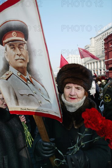 Moscow,russia, march 4 2003, activists of the russian communist party pictured during the rally commemorating josef stalin who died 50 years ago, the action was held on the red square on wednesday, (photo itar-tass/ vitaly belousov) .