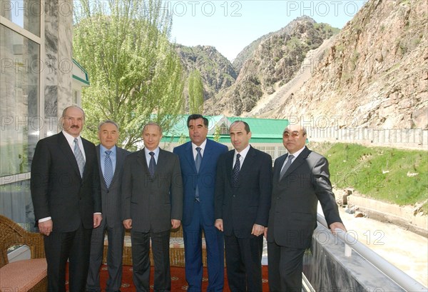 Belarussian president alexander lukashenko, kazakhstan's president nursultan nazarbayev, russian president vladimir putin, tajik president emomali rakhmonov,president of armenia robert kocharyan, kyrgyz president askar akayev (in pic l-r) are photographed after the session of the collective security treaty council, april 27, 2003.