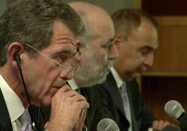 Chief executive of british petroleum (bp) lord john browne, ceo of the tyumen oil company (tnk) viktor vekselberg and president of access industries leonard blavatnik (l-r) take part in a press conference dedicated to the activities of the tnk-bp company, moscow, russia, september 12, 2003.