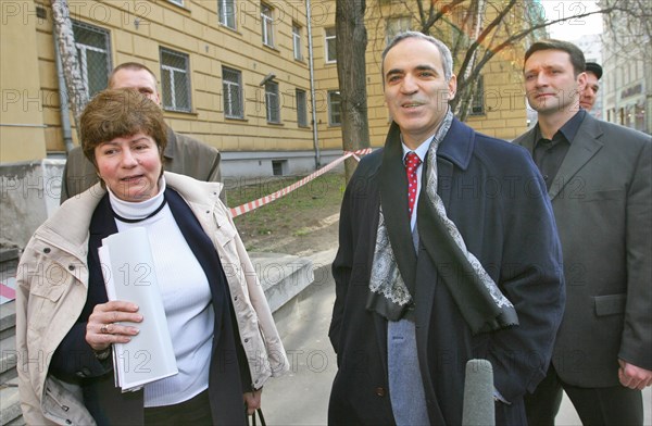 United civil front leader garry kasparov (foreground) seen at the fsb investigation department, april 20, 2007, moscow, russia.