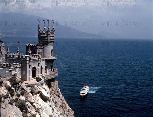 Swallow's nest, yalta, crimea, ukraine, former summer residence of the russian royal family the romanovs.