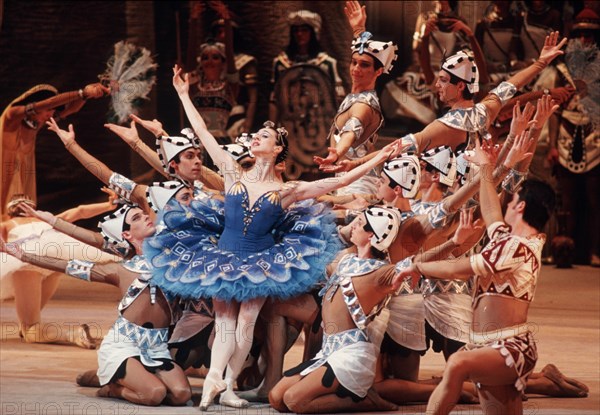 Moscow, russia, 5/00: bolshoi ballet production of 'pharoh's daughter', prima ballerina nina ananiashvilli in the title role.