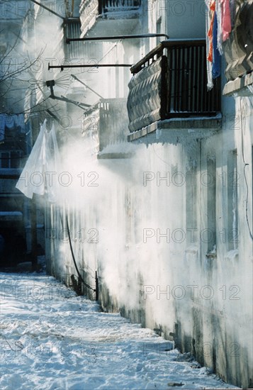 Maritime terr, / russia / 1/01 the fuel shortage continues, leaking water heat supply system of an apartment complex.