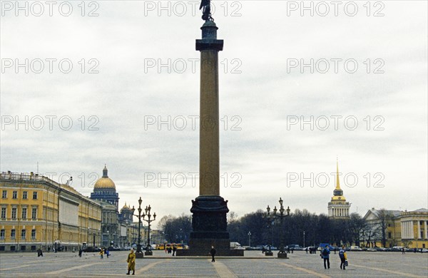 Alexander column in palace square, st, petersburg, russia.