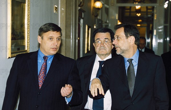 Russian prime minister mikhail kasyanov (left) with romano prodi, president of the european commission, and javier solana, general secretary of the council of the european union, may 2001, moscow, russia.