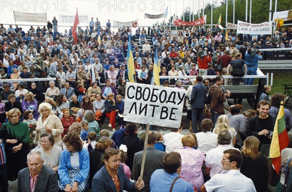 In 1989, thousands of people from estonia, latvia, and lithuania formed a human chain (baltic chain) in a demonstration for the independence of the baltic republics on the 50th anniversary of the nazi-soviet pact, sign reads: 'freedom to latvia'.