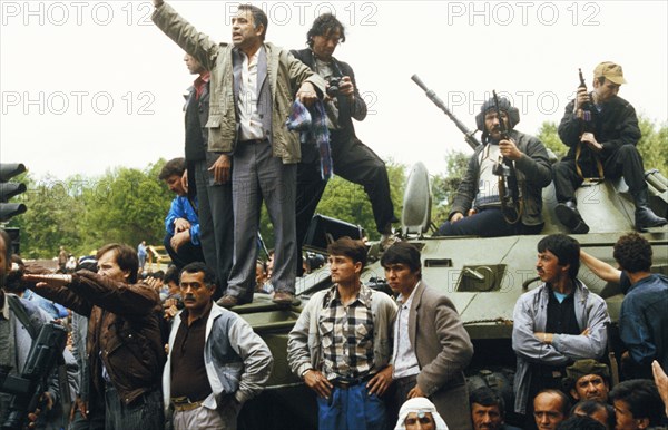 Opposition leader, davlat hudoinazarov, in ozodi square in dushanbe, tajikistan, may 8, 1992.