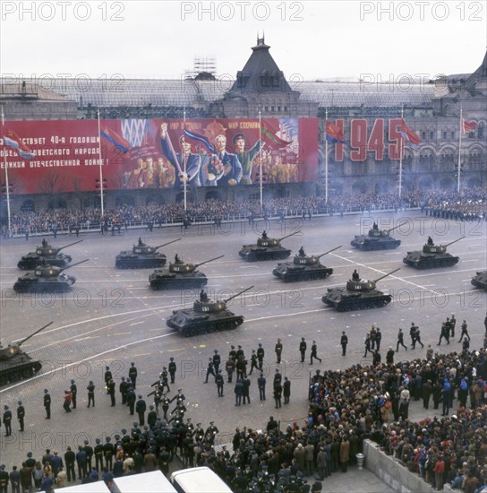 Moscow, november 7, 1985, soviet t-34 tanks on parade in red square in honor of the 40th anniversary of victory in world war ll.