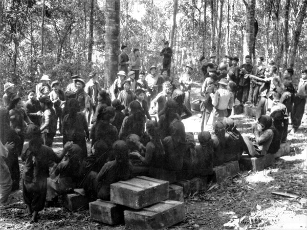 Soldiers and conscripted labourers