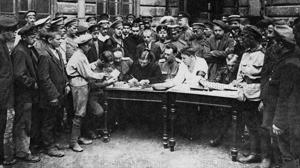 Un bureau de recrutement pour engagés volontaires. 1917