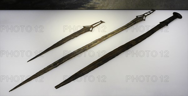 Bronze swords topped in carp tongue, Late Bronze Age