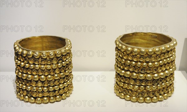 Treasure of El Carambolo, Golden bracelets