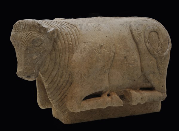 Iberian figure of a bull, Limestone