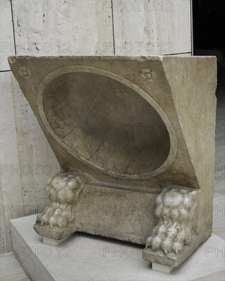 Roman sundial placed in the city centre