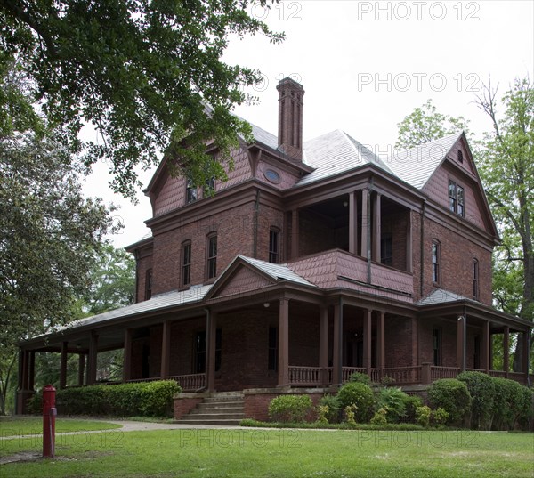 Booker T. Washington home, Oaks