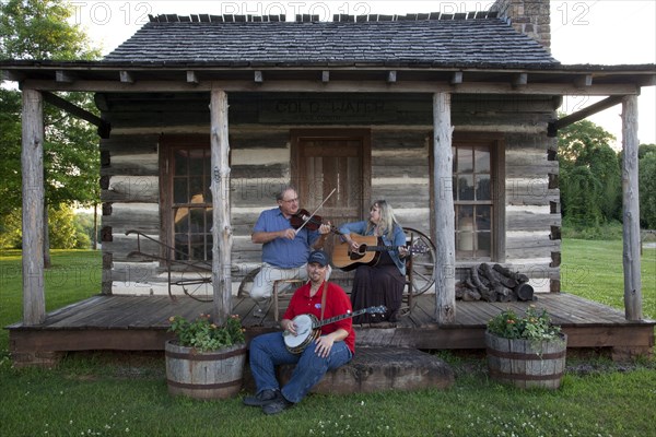 Banjo, Violin & Guitar Players