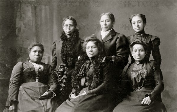 Executive board of Women's League, Newport, R.I.