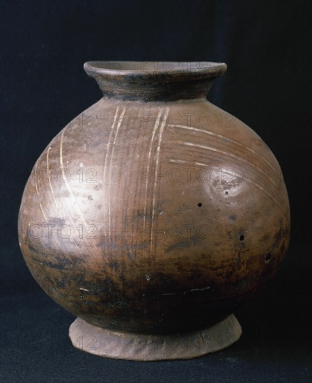 Ceramic vessel.