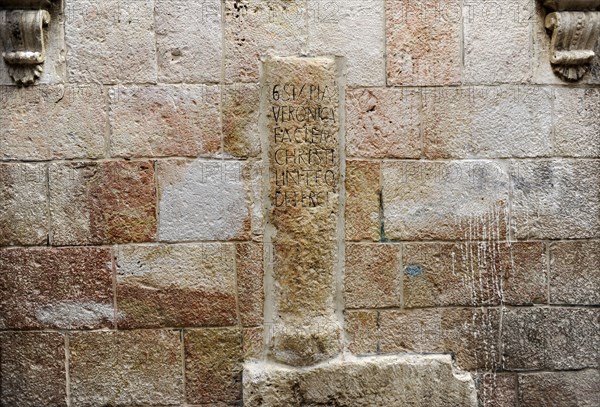 Inscription that marks the place of the encounter between Jesus and Veronica.