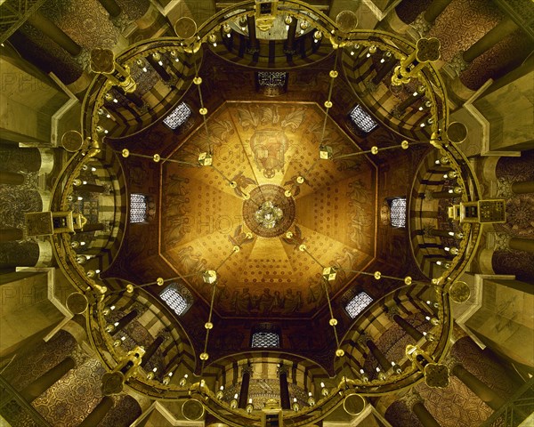 Barbarossa chandelier and dome of the Octagon.