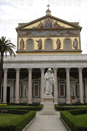 Facade and St. Paul statue by Obici.