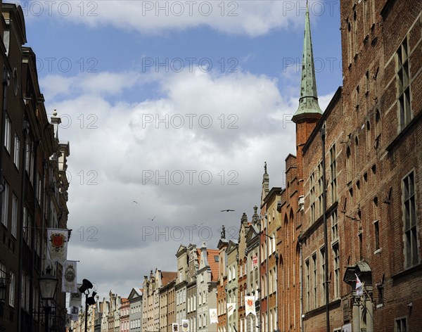 Typical buildings in Dluga Street.