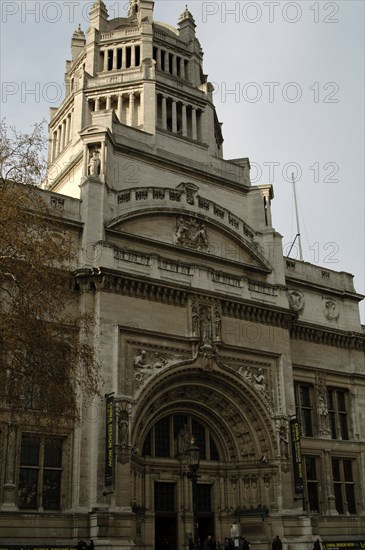 Victoria and Albert Museum.