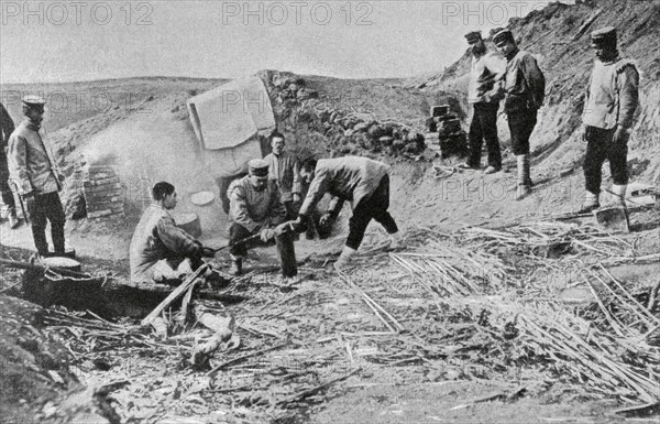 Japanese are cutting wood with a saw before Benia-Pu-tza.