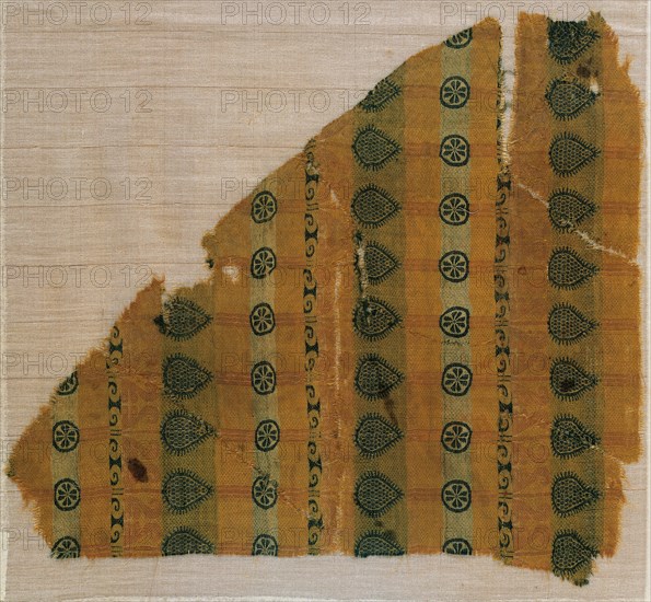 Islamic period. Spain. Fragment layer. Silk fabric. 11th C. Diocesan Museum. Seu D'Urgell.