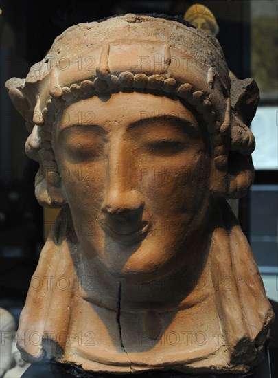 Head belonging to female life-size sculpture