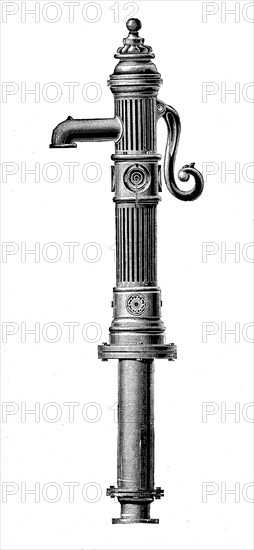 Water post hydrant fitting for removal of water from a water distribution system / Wasserpfosten